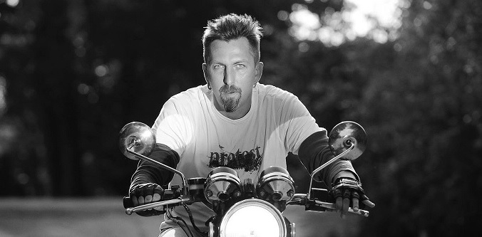 Valts Ernštreits is a Livonian poet, linguist, and translator, currently also
the director at the UL Livonian Institute. He is an author of two collections of
poetry – “Inter/rational” (2003) and “Dark Energy” (2014). Last ye